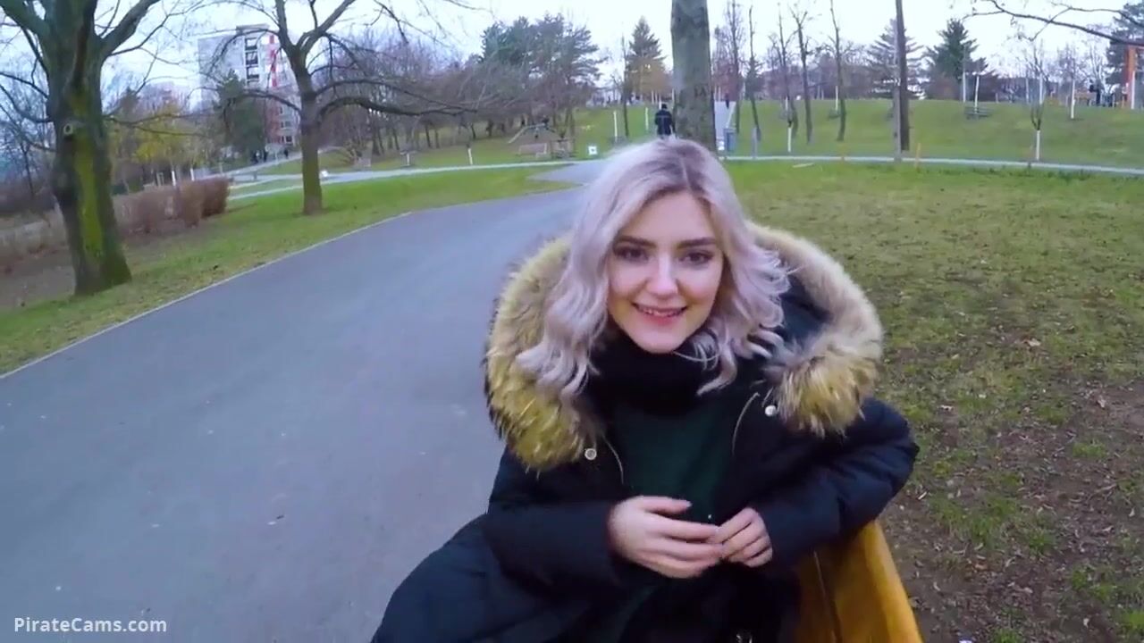 Eva Elfie Cute Teen Swallows Cum For Cash Public Blowjob In The Park