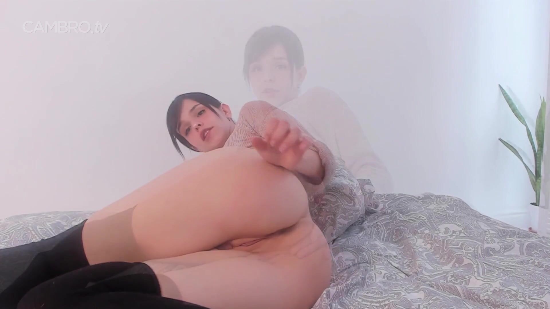 Yummy Yum Yum es.lain anal butt plug
